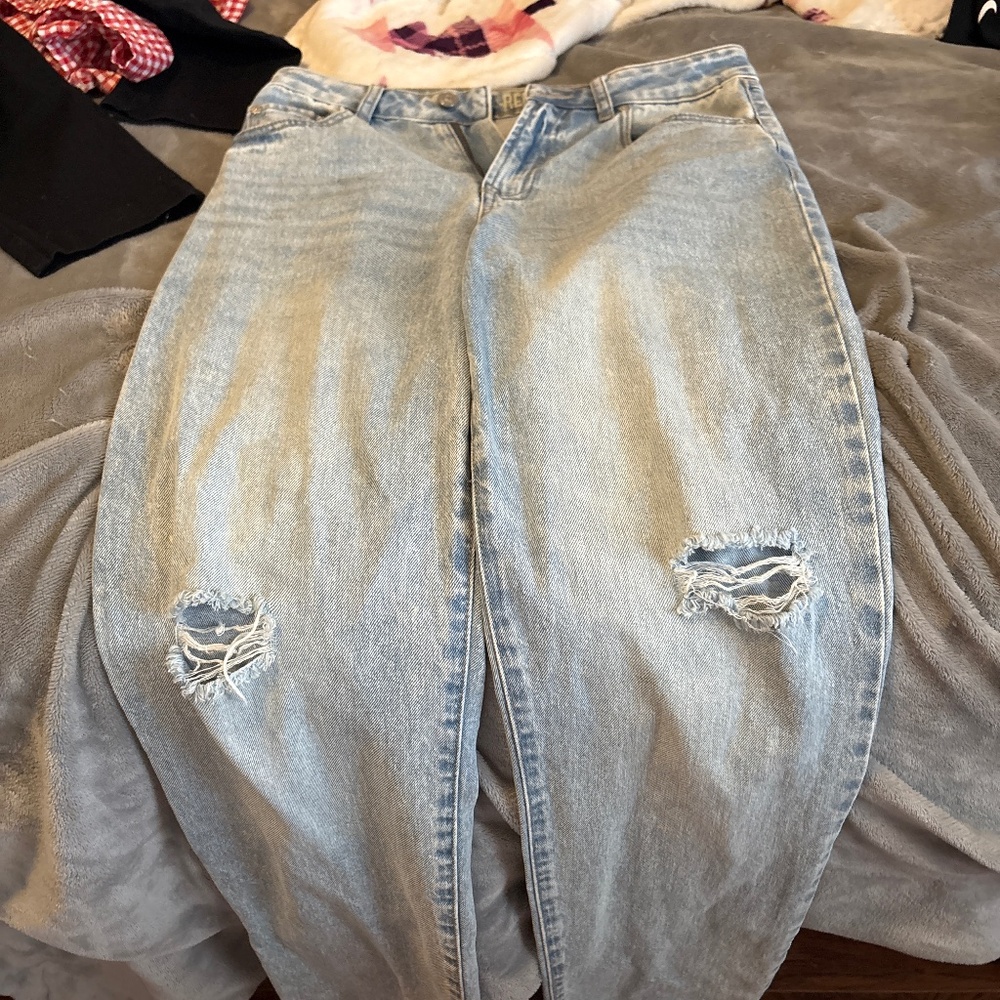 Light blue high-rise vintage jeans